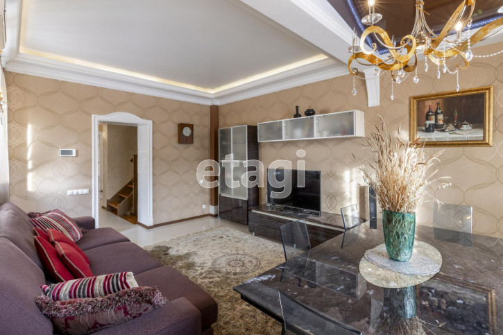 5-комн квартира Кирова, 8