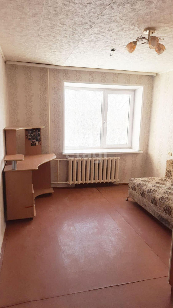 Комната Республики, 248
