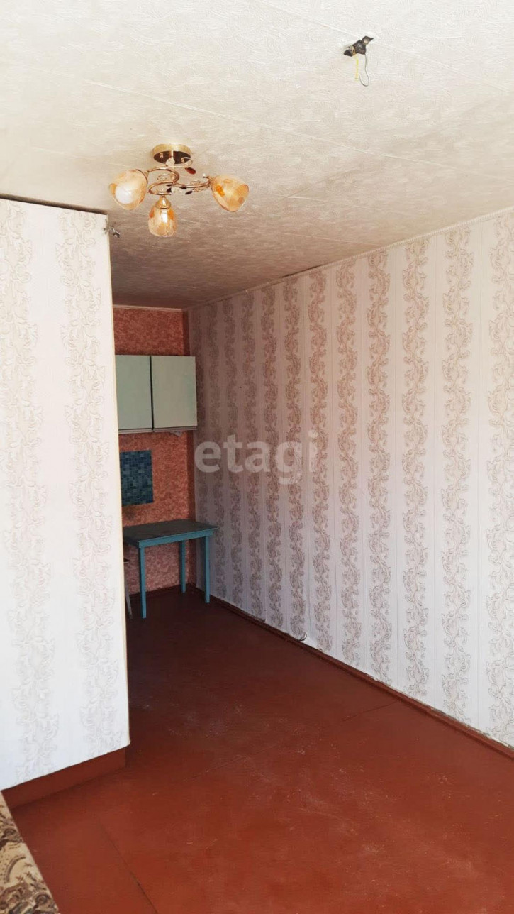 Комната Республики, 248