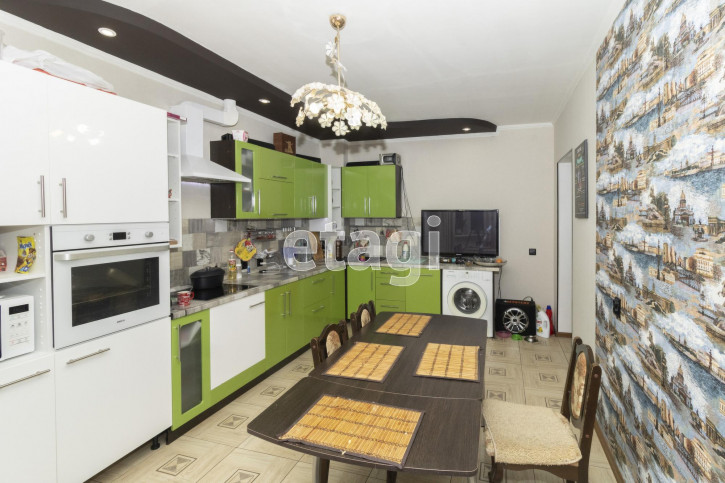 3-комн квартира Александра Матросова, 1/2