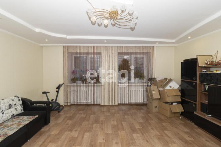 3-комн квартира Александра Матросова, 1/2