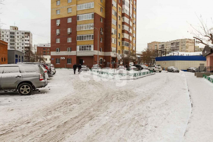 3-комн квартира Первомайская, 44