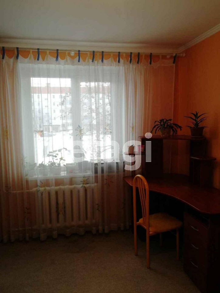 3-комн квартира Домостроителей, 10