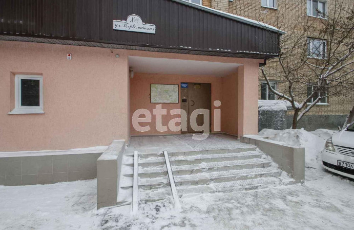 3-комн квартира Первомайская, 44