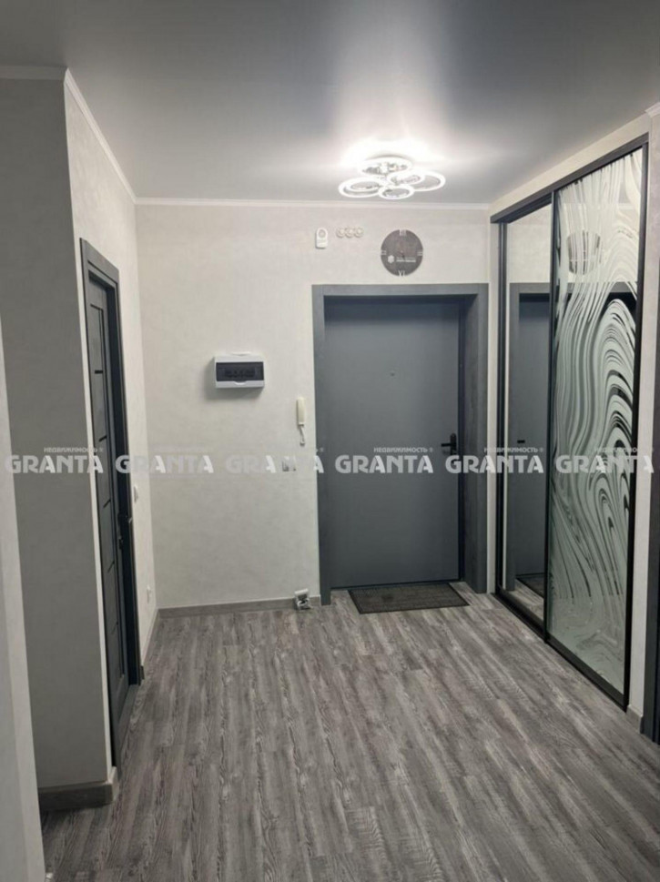 2-комн квартира ул 78 Добровольческой бригады, 23
