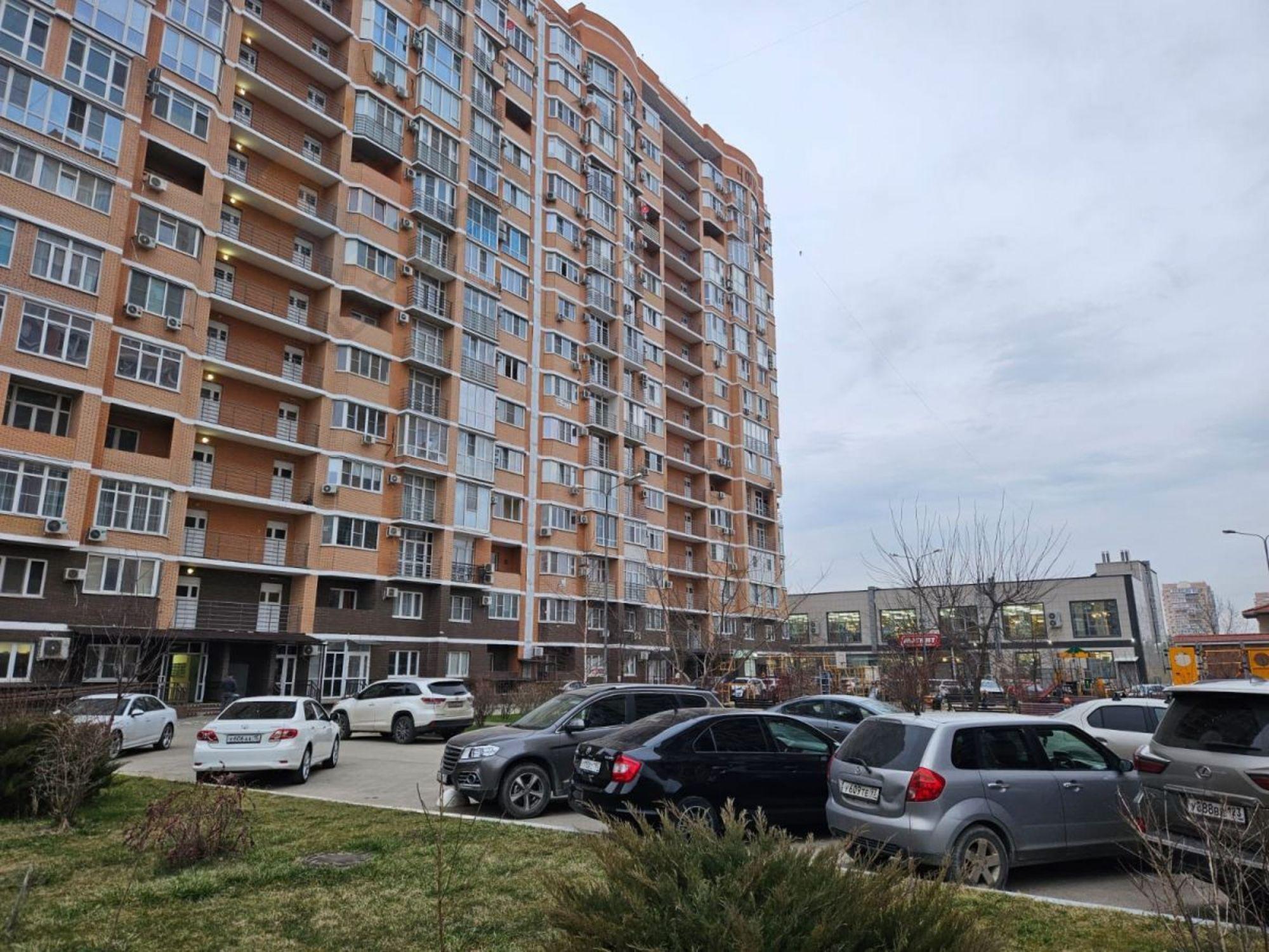 Купить квартиру за 18 000 000 рублей на Архитектора Петина ул, 18/1