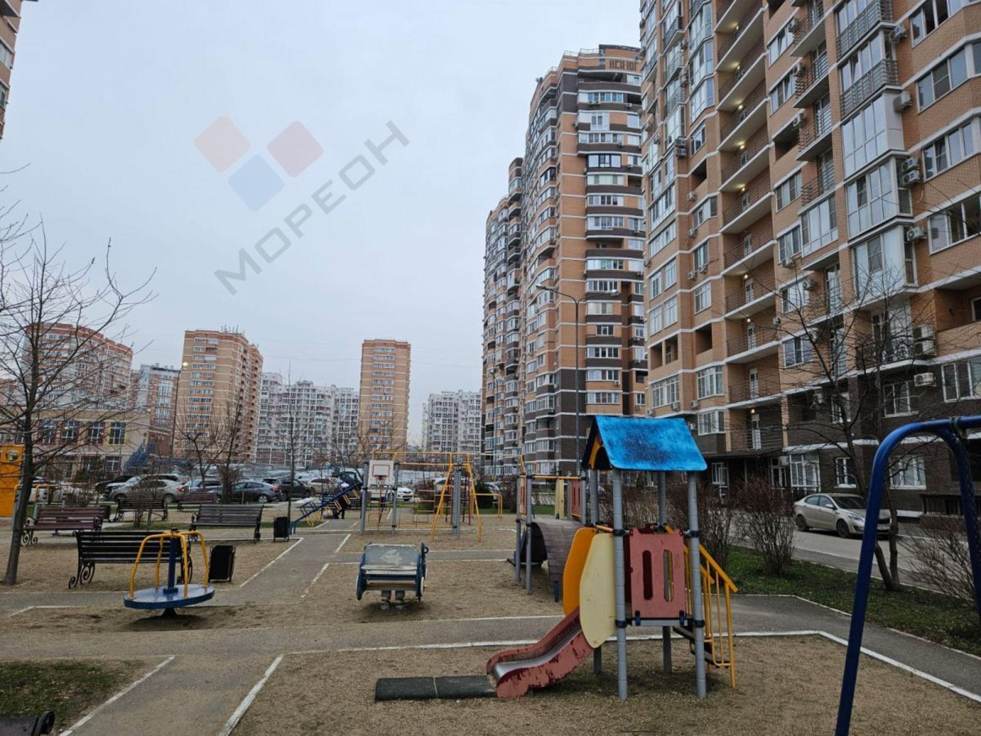 Купить квартиру за 18 000 000 рублей на Архитектора Петина ул, 18/1