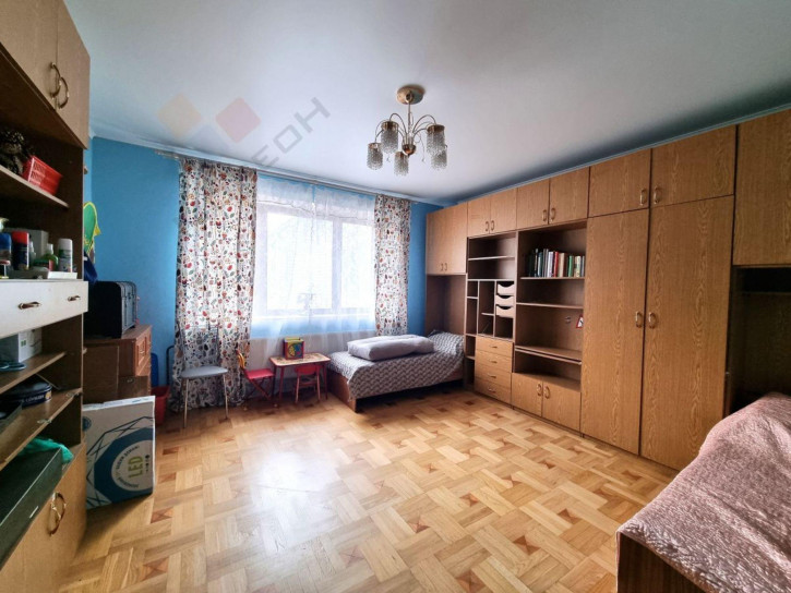 4-комн квартира Академика Пустовойта ул, 16