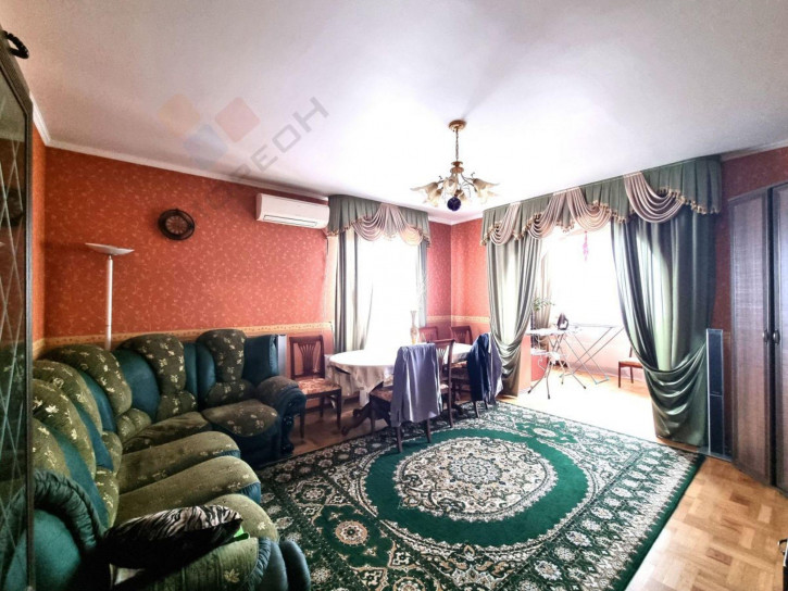 4-комн квартира Академика Пустовойта ул, 16