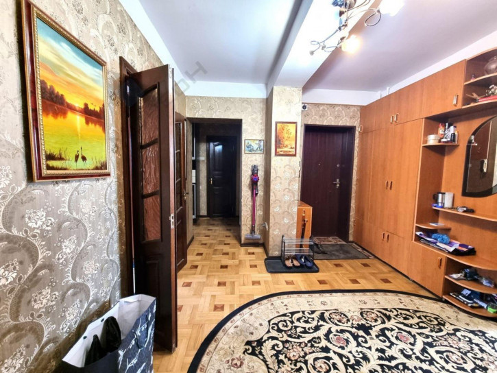 4-комн квартира Академика Пустовойта ул, 16