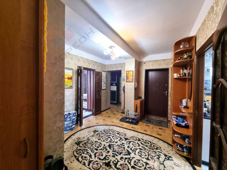 4-комн квартира Академика Пустовойта ул, 16