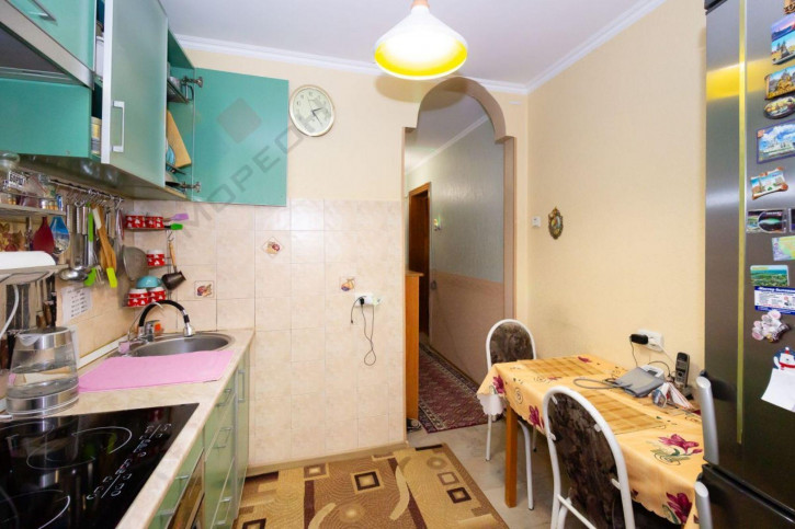2-комн квартира Селезнёва ул, 214