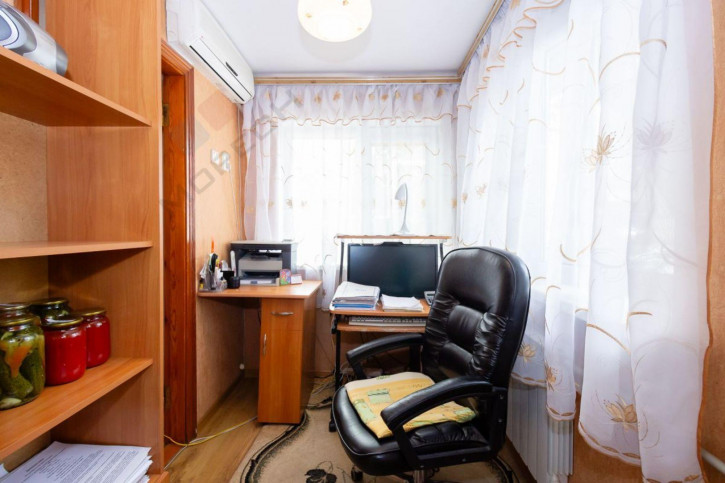 2-комн квартира Селезнёва ул, 214