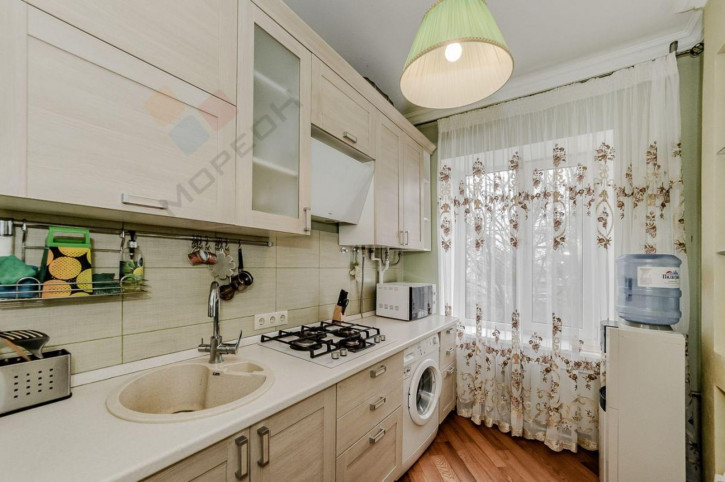 3-комн квартира Постовая ул, 8