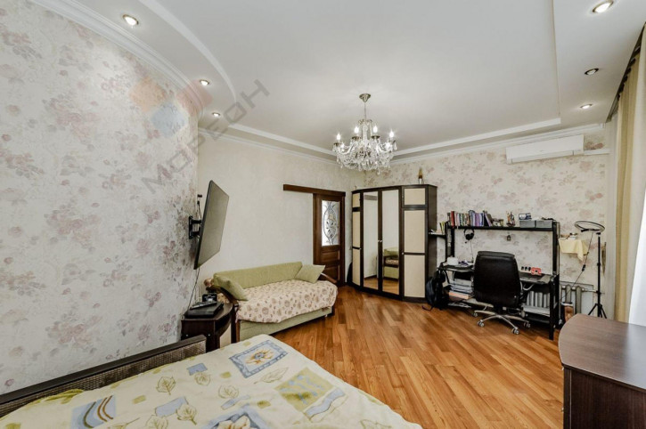 3-комн квартира Постовая ул, 8