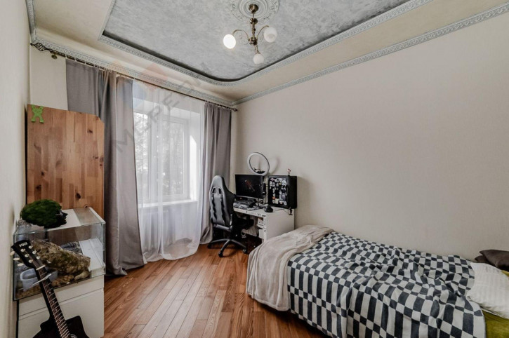 3-комн квартира Постовая ул, 8