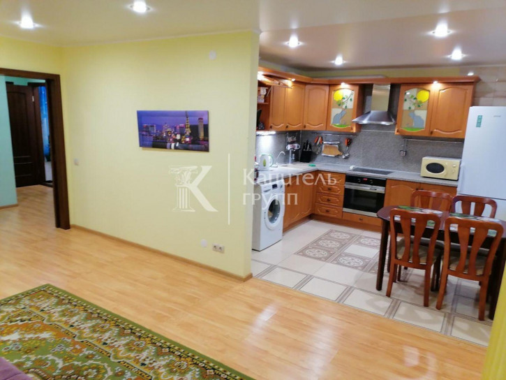 3-комн квартира улица Газовиков, 67