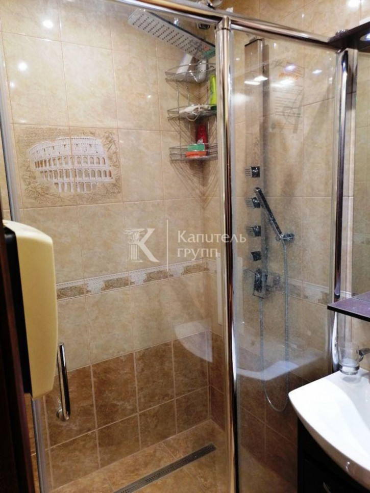 3-комн квартира улица Газовиков, 67