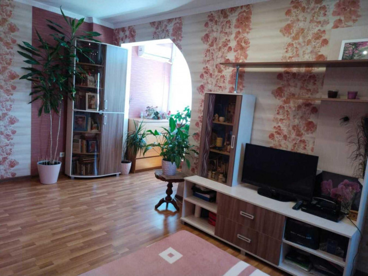 2-комн квартира Черноморская улица, 61