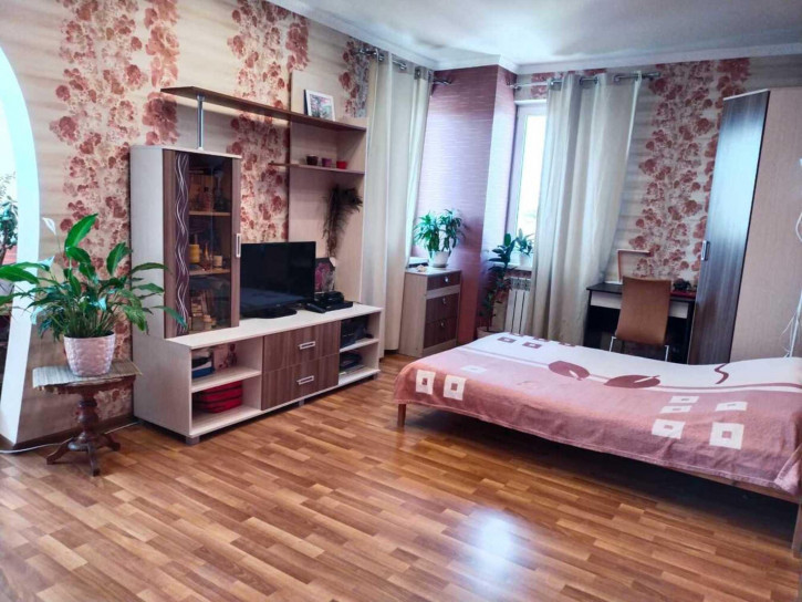 2-комн квартира Черноморская улица, 61