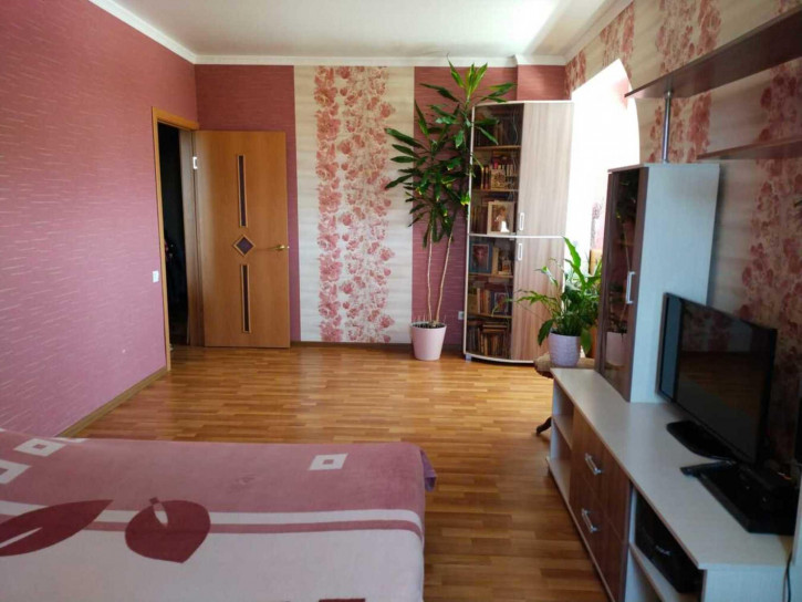 2-комн квартира Черноморская улица, 61