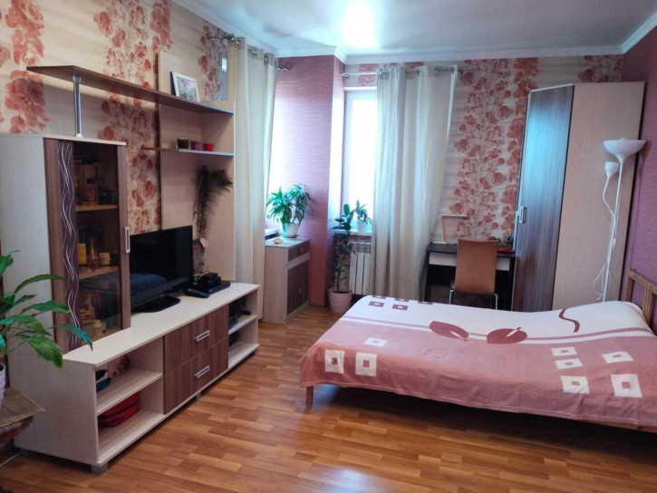 2-комн квартира Черноморская улица, 61