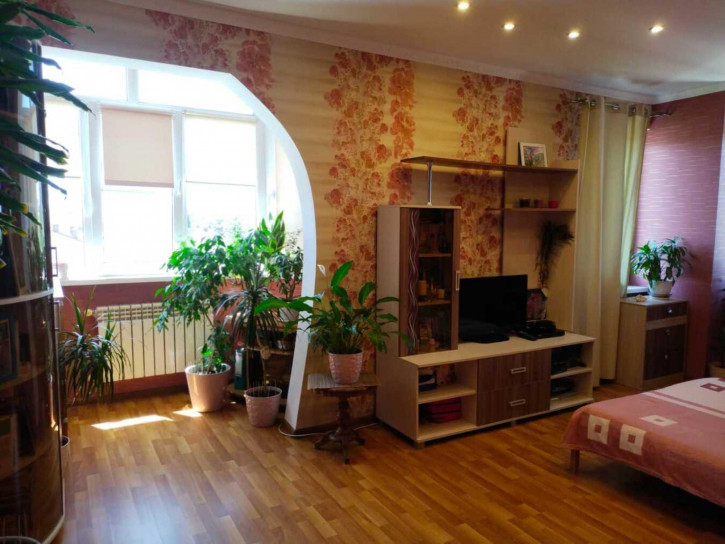 2-комн квартира Черноморская улица, 61
