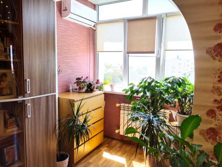 2-комн квартира Черноморская улица, 61