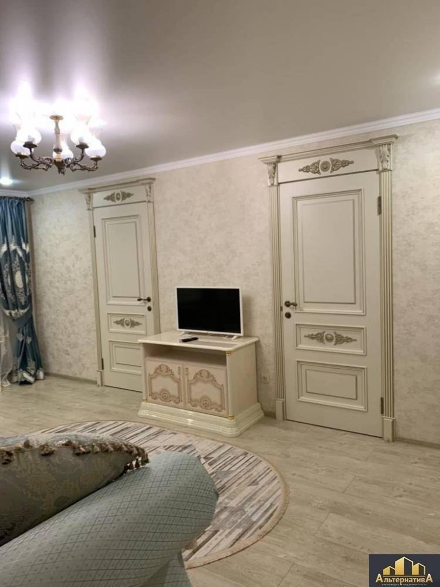 Купить квартиру за 13 300 000 рублей на Цеткин Клары ул.
