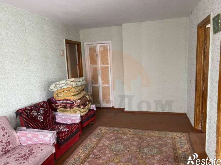 4-комн квартира Молодежная ул., 12