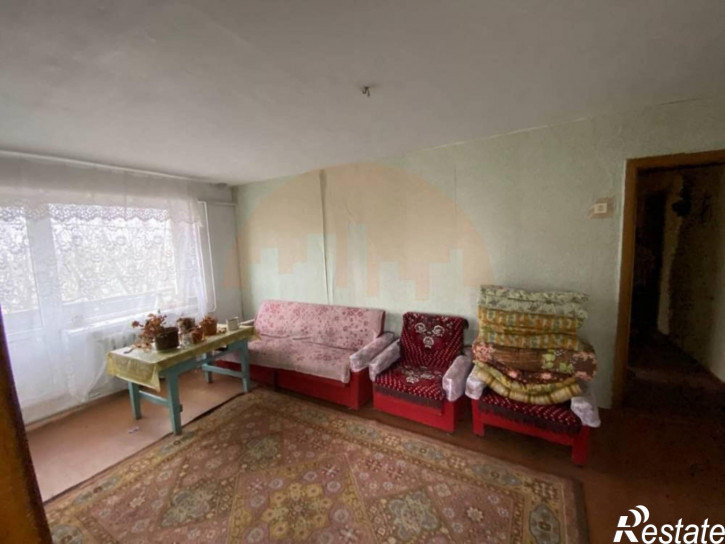 4-комн квартира Молодежная ул., 12