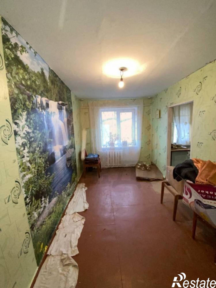 4-комн квартира Молодежная ул., 12