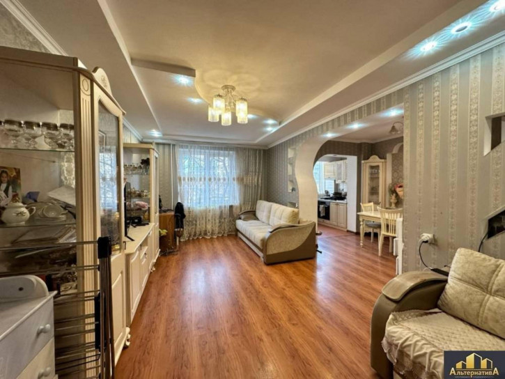 4-комн квартира Красивая ул.