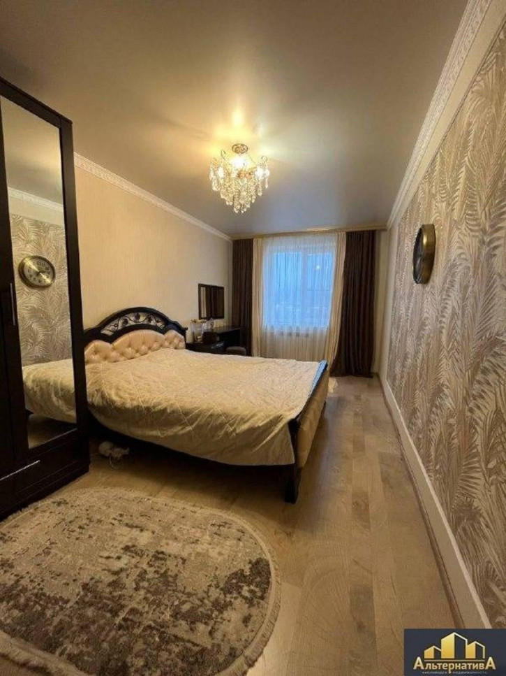 3-комн квартира Победы пр-т.