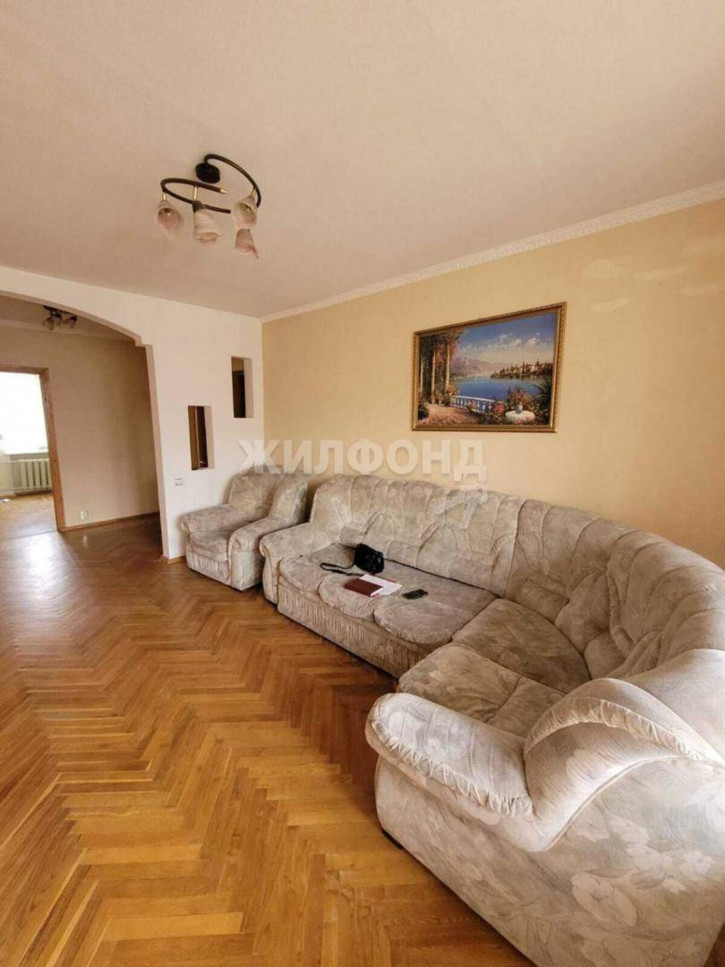3-комн квартира Тронина улица, д.8