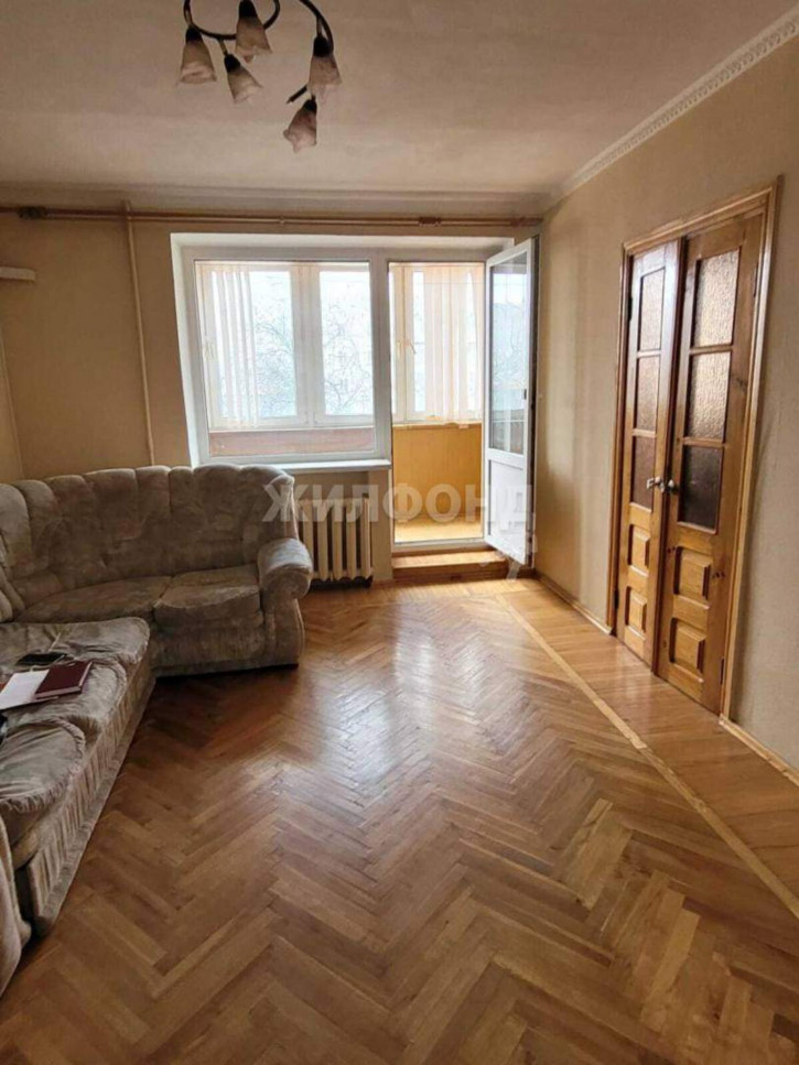 3-комн квартира Тронина улица, д.8