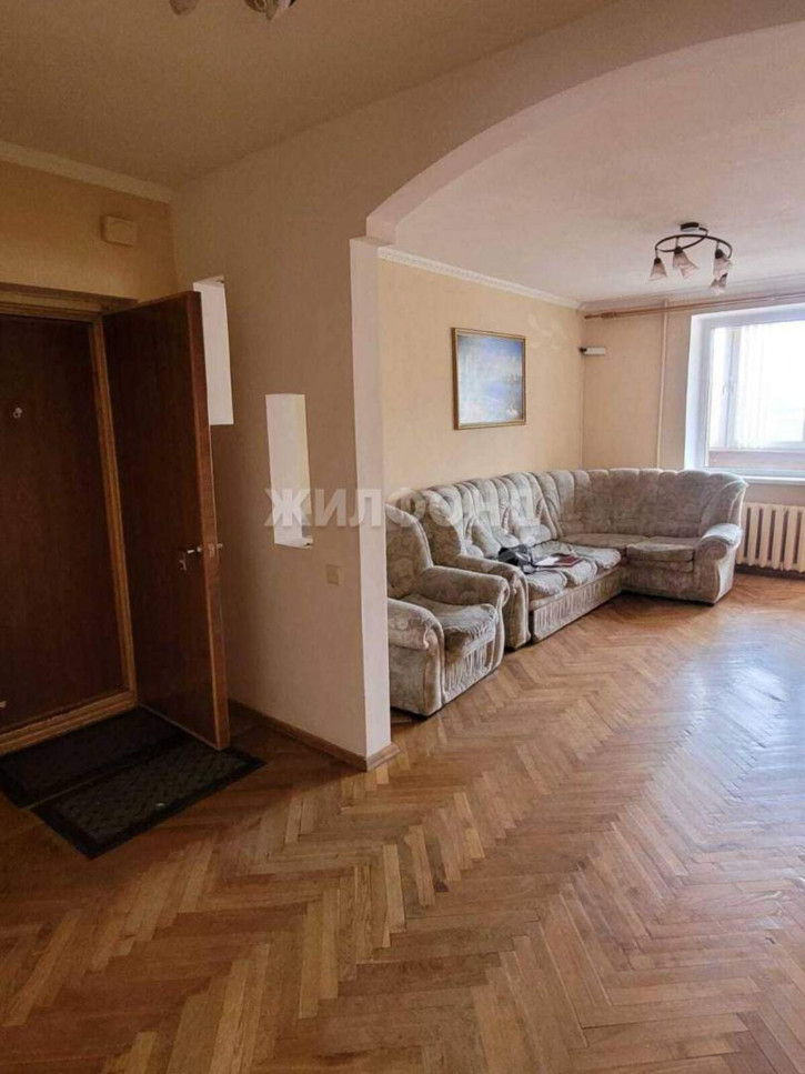 3-комн квартира Тронина улица, д.8
