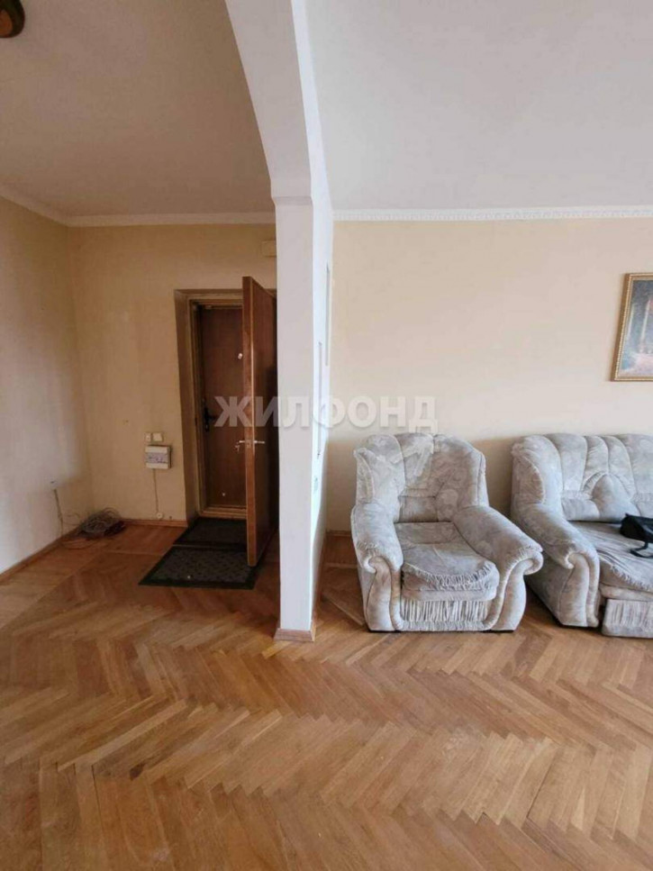 3-комн квартира Тронина улица, д.8