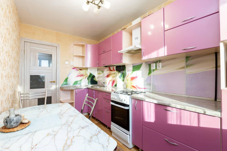 4-комн квартира Металлургов, 44а