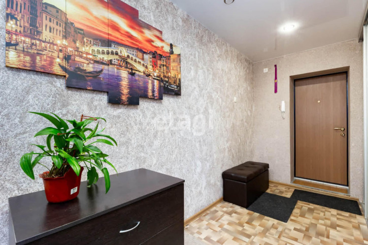 4-комн квартира Металлургов, 44а