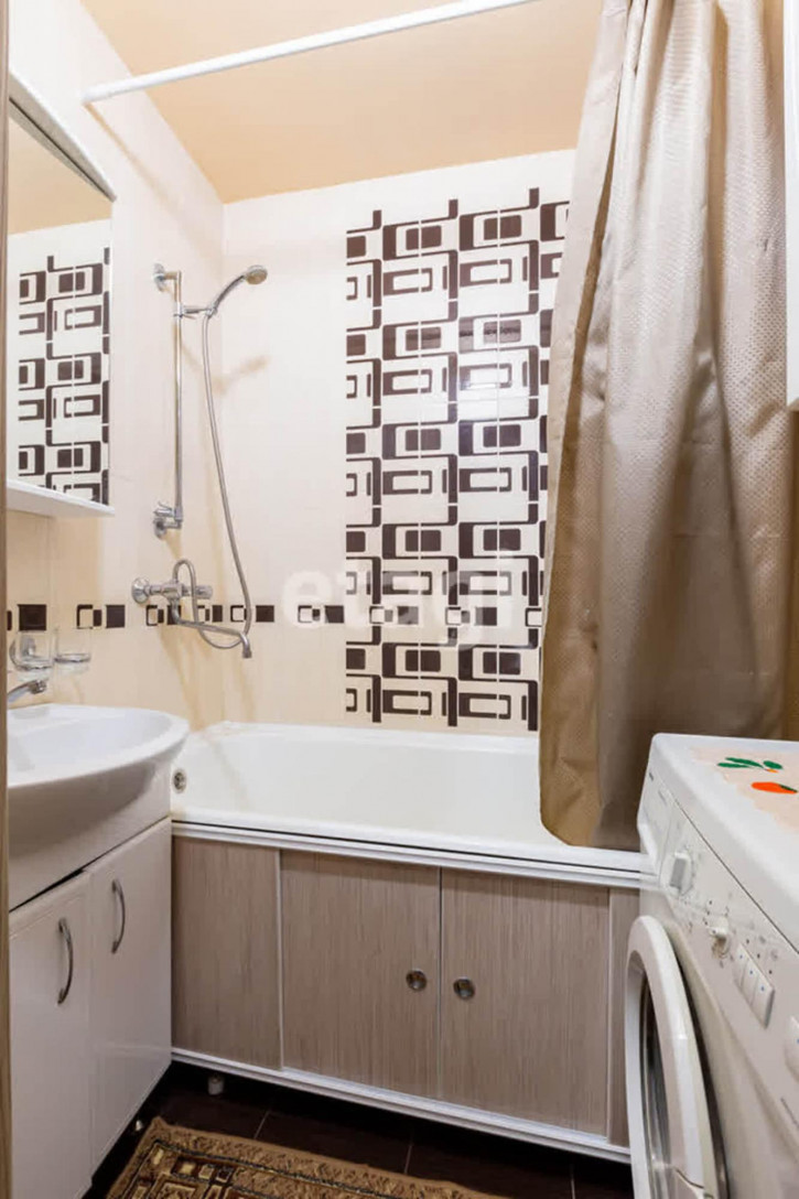 4-комн квартира Металлургов, 44а