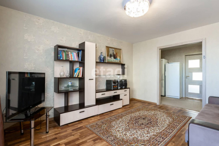 4-комн квартира Металлургов, 44а