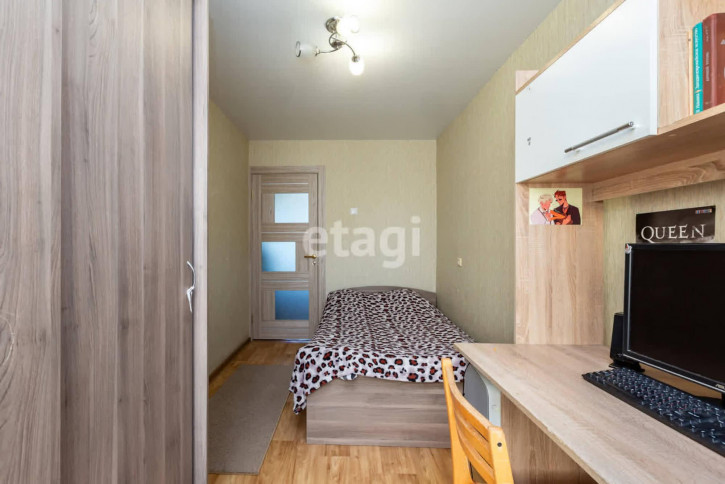 4-комн квартира Металлургов, 44а