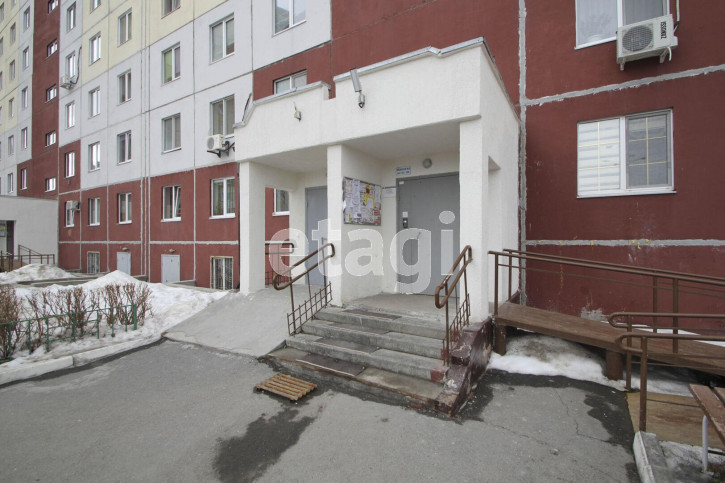 3-комн квартира Судоремонтная, 24