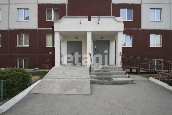 3-комн квартира Судоремонтная, 24