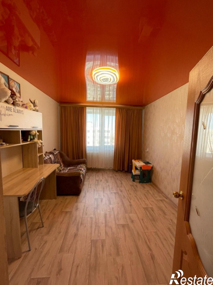 3-комн квартира Россия,  г. Комсомольск-на-Амуре, ул. Орехова, д. 42, корп. 3