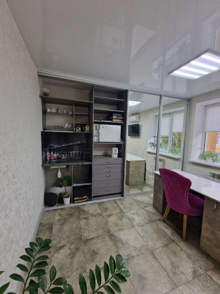 2-комн квартира Маршала Устинова улица, 3