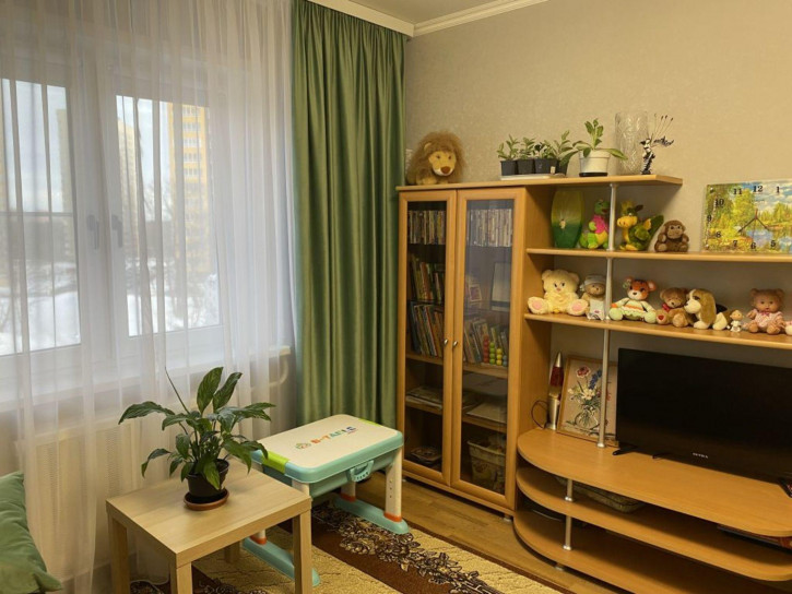 4-комн квартира Цветочная ул, 10