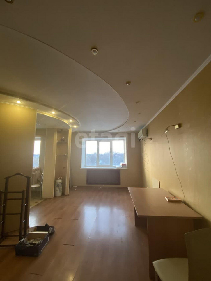 3-комн квартира улица Ромашина