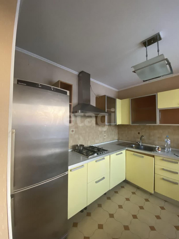 3-комн квартира улица Ромашина